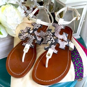 Authentic Phoebe Flat Thong Leather sandals
